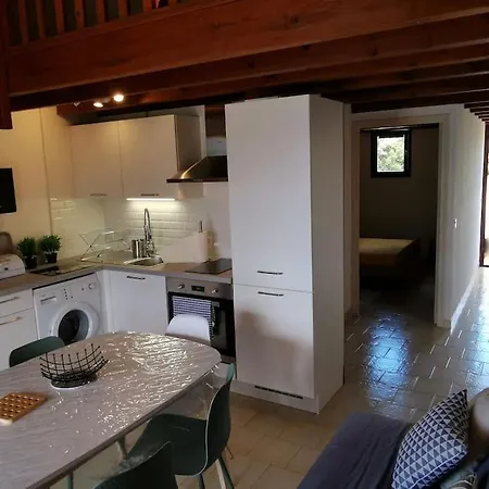 F2, Climatise, Vue Mer, 100 M De La Plage
